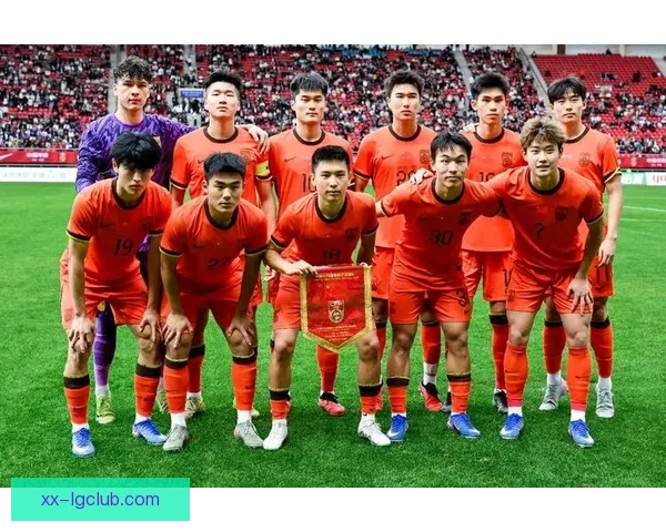 卢顿边锋汤森德自曝吃鸡爪成比赛续航秘诀体能来源引热议球迷直呼